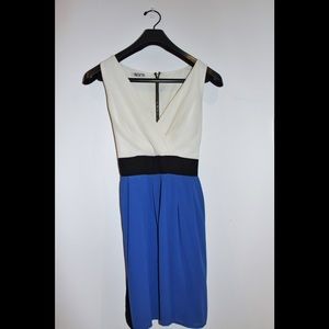 WAL G color block v neck sleeveless dress w/ bow